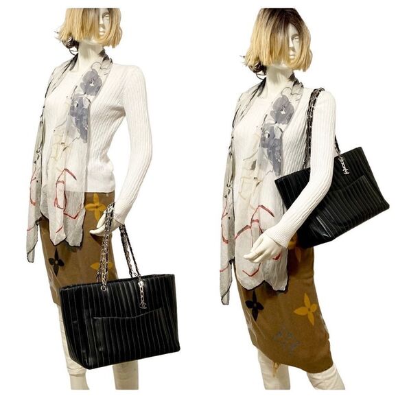 CHANEL “Rare“ CC Mademoiselle Leather Tote Bag 💼 Black - Picture 4 of 17